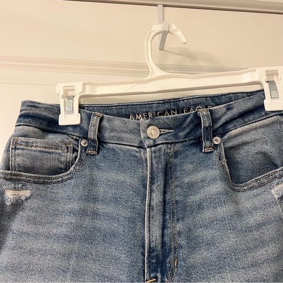 AE Ripped Mom Jean - Picture 9 of 10